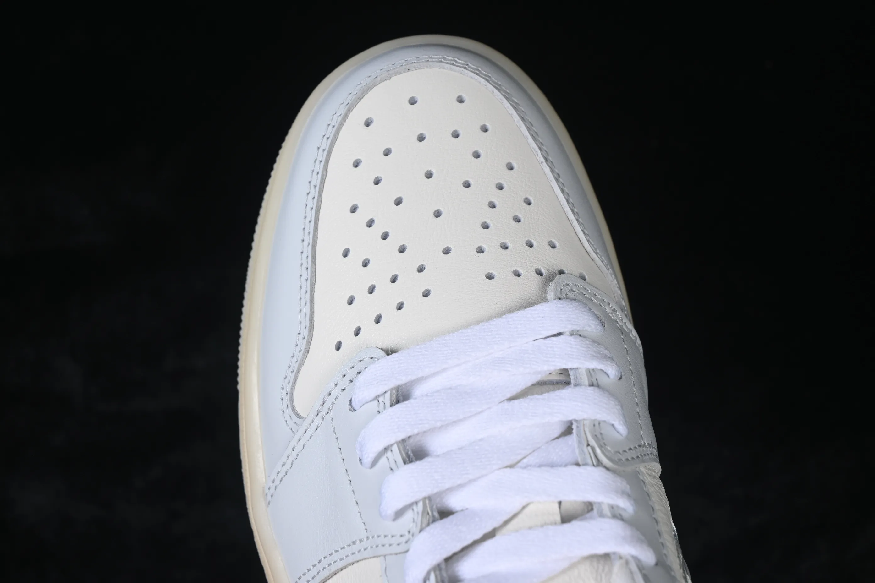 All categories Air Jordan Jordan series basketball shoes Air Jordan 1 Low Air Jordan 1 Low "Floral Swoosh" AJ1 Joe 1 flower embroidery low-top cultural casual sneakers IF4391-100